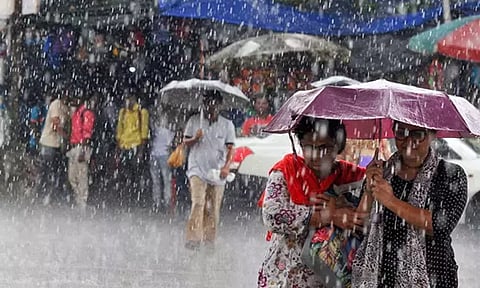 சென்னையில் வெளுத்து வாங்கிய மழை