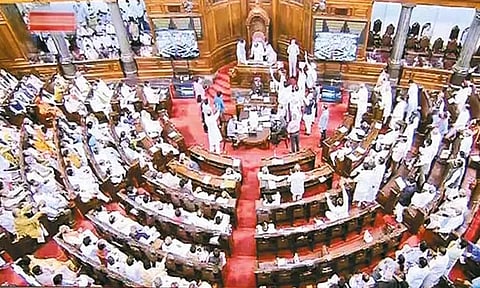 நாடாளுமன்ற மழைக்கால கூட்டத்தொடர் - மக்களவை மாலை 5 மணி வரை ஒத்திவைப்பு