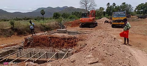 டி.சுப்புலாபுரம்-டி.பொம்மிநாயக்கன்பட்டி இடையே5 இடங்களில் பாலம் கட்டும் பணி