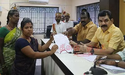 கருப்பந்துறை, தியாகராஜநகரில் சீராக குடிநீர் வழங்க வேண்டும்-மாநகராட்சி குறைதீர்க்கும் கூட்டத்தில் பொதுமக்கள் மனு