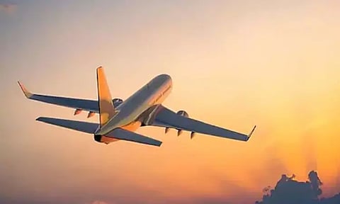 35 பயணிகளை ஏற்றாமல் சென்ற அபுதாபி விமானம் நள்ளிரவில் பயணிகள் போராட்டம்