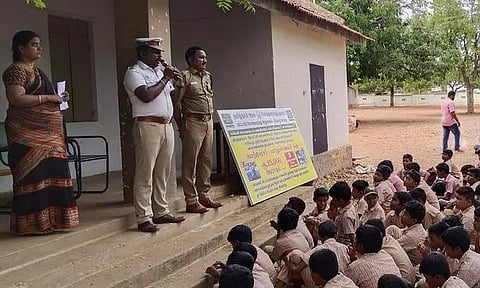 பள்ளி மாணவர்களுக்கு விழிப்புணர்வு