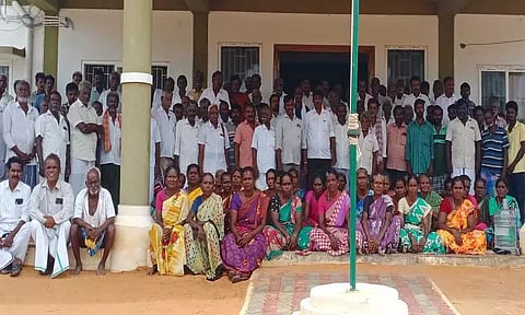 ஏரல் தாலுகா அலுவலகத்தில் விவசாயிகள் காத்திருப்பு போராட்டம்