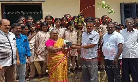 மரக்கன்று வழங்கும் விழா