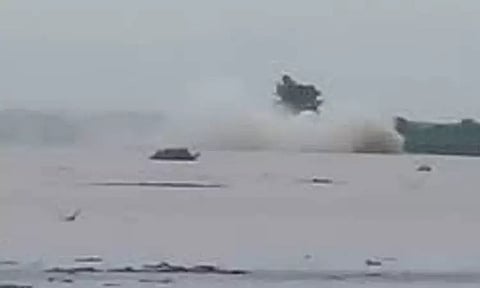 உத்தரபிரதேசத்தில் யமுனை ஆற்றின் அடியில் கியாஸ் குழாய் வெடித்து விபத்து