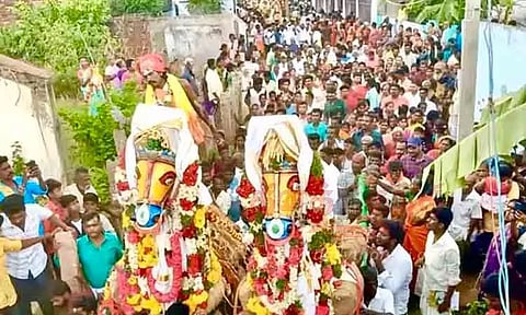 கொட்டாம்பட்டி அருகே அய்யனார் கோவில் புரவி எடுப்பு திருவிழா