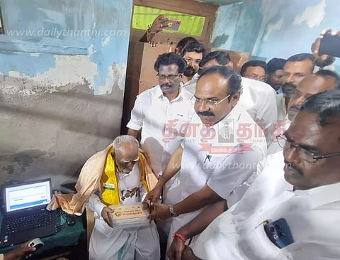 பழைய ஓய்வூதிய திட்டத்தை அமல்படுத்துவது குறித்து பரிசீலனை