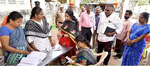 மாவட்டத்தில், இதுவரைகலைஞர் உரிமை திட்டத்தில் 1.31 லட்சம் மனுக்கள் பதிவேற்றம்