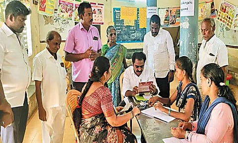 கலைஞர் மகளிர் உரிமை திட்ட பதிவு முகாமில் காஞ்சீபுரம் தொகுதி எம்.எல்.ஏ. ஆய்வு