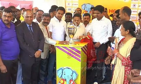 வெற்றி கோப்பை குன்னூருக்கு வந்தது