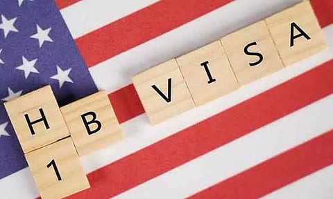 அமெரிக்காவில் 'எச்-1 பி' விசாக்களுக்கு 2-வது முறையாக குலுக்கல் நடத்த முடிவு - இந்திய விண்ணப்பதாரர்கள் மகிழ்ச்சி