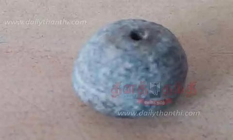 விஜயகரிசல்குளம் அகழாய்வில் கிடைத்த ஆபரணம்-பாசிமணிகள்