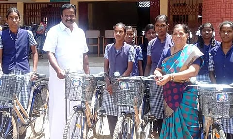 642 மாணவ-மாணவிகளுக்கு விலையில்லா சைக்கிள்