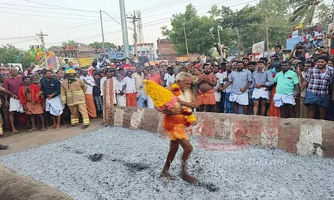 திரவுபதி அம்மன் கோவிலில் பூக்குழி திருவிழா