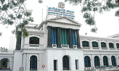 தமிழ்நாடு காவல் துறையில் 4 கூடுதல் எஸ்.பி.க்கள், எஸ்.பி.க்களாக பதவி உயர்வு மற்றும் பணியிட மாற்றம்..!