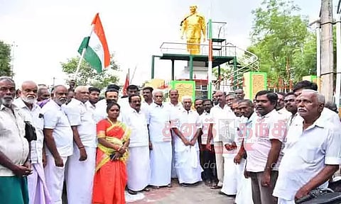 காங்கிரஸ் கட்சி கொடியேற்று விழா