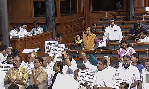 மணிப்பூர் விவகாரம்: எதிர்க்கட்சிகள் கடும் அமளி -8 வது நாளாக நாடாளுமன்ற இரு அவைகளும் ஒத்திவைப்பு