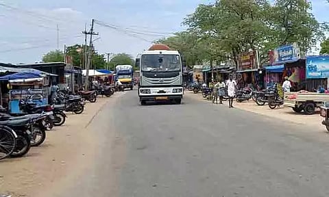 கொசூர் கடைவீதியில் ஆக்கிரமிப்புகளை அகற்ற உத்தரவு