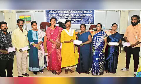 தூய்மை பணியாளர்கள் 5 பேருக்கு உதவித்தொகை கலெக்டர் அருணா வழங்கினார்