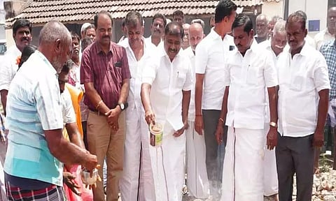 தாப்பாத்தி, சிந்தலக்கரையில்சமுதாய நலக்கூடம், கலையரங்கம்கட்டுவதற்கு பூமிபூஜை