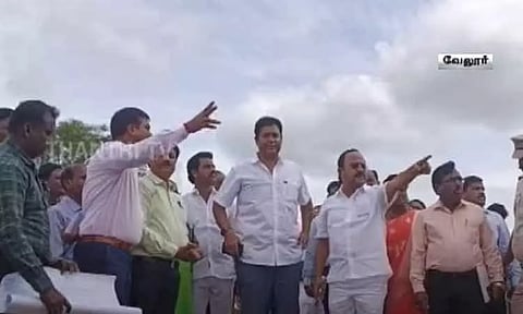 வேலூர் டைடல் பார்க் கட்டுமான பணிகள் - அமைச்சர் டி.ஆர்.பி. ராஜா நேரில் ஆய்வு