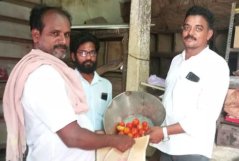 ரேஷன் கடைகள் மூலம் கிலோ ரூ.60-க்கு தக்காளி விற்பனை