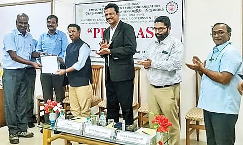 'பிரயாஸ்' திட்டத்தின் கீழ் தனியார் நிறுவன ஊழியர்களுக்கு ஓய்வுபெற்ற நாளிலேயே ஓய்வூதியம் பெற ஆணை