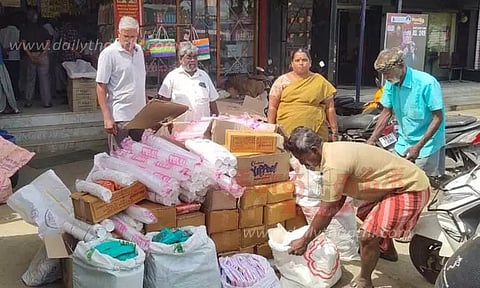 300 கிலோ பிளாஸ்டிக் பொருட்கள் பறிமுதல்