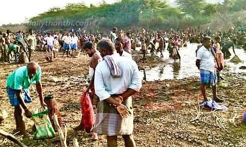 களை கட்டிய மீன்பிடி திருவிழா