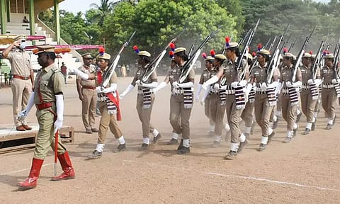 சென்னை கோட்டை அருகே சுதந்திர தின விழா அணிவகுப்பு ஒத்திகை
