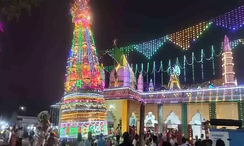 பாசிப்பட்டினம் தர்காவில் சந்தனக்கூடு திருவிழா