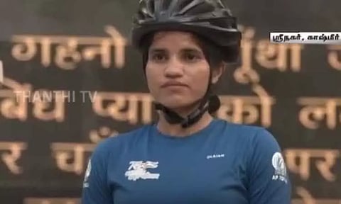 பெண்கள் பாதுகாப்பு குறித்து விழிப்புணர்வு: தடகள வீராங்கனை 22 ஆயிரம் கி.மீ. சைக்கிள் பயணம்
