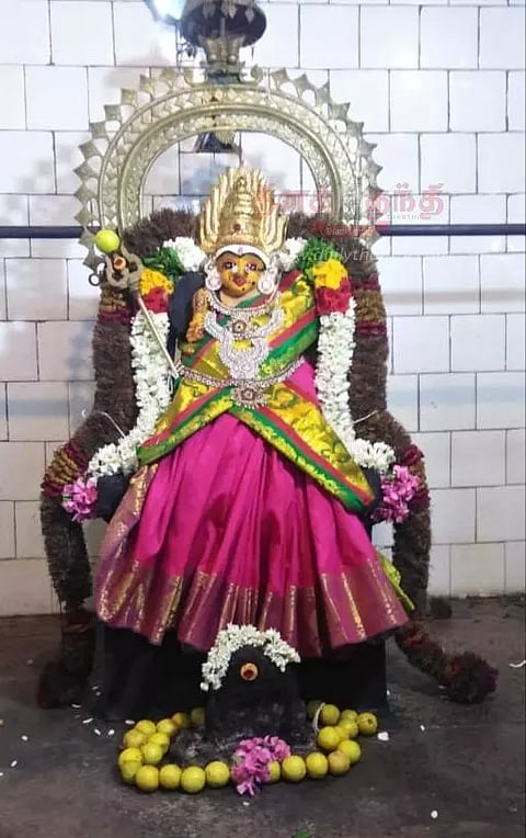 ஆடிப்பெருக்கையொட்டிகோவில்களில் சிறப்பு பூஜை