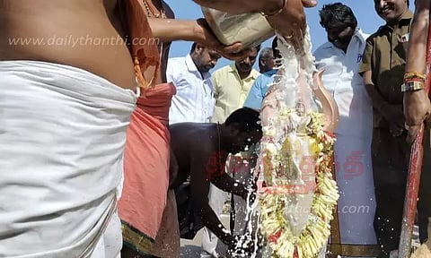 அஸ்திர தேவதைக்கு தீர்த்தவாரி