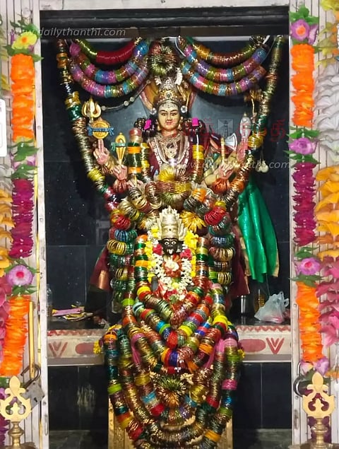 அம்மன் கோவில்களில் சிறப்பு பூஜை