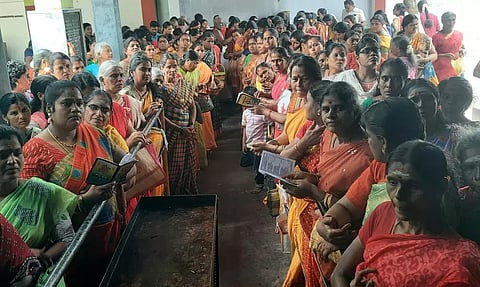 அம்மன் கோவில்களில் சிறப்பு பூஜை