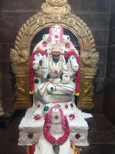 அம்மன் கோவில்களில் சிறப்பு பூஜை