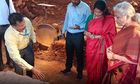 ஆதிச்சநல்லூரில் அருங்காட்சியகம் அமைக்க மத்திய நிதி மந்திரி நிர்மலா சீதாராமன் அடிக்கல் நாட்டினார்