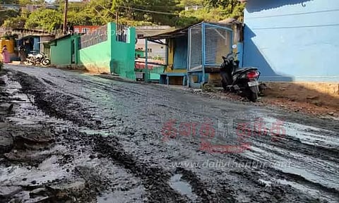 பழுதடைந்த சாலையால் வாகன ஓட்டிகள் அவதி