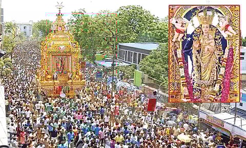 தூத்துக்குடி பனிமயமாதா ஆலய தங்கத்தேர் பவனி