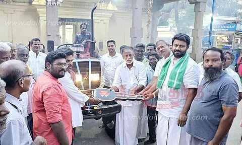 விவசாயத்துக்கு புதிய டிராக்டர் அர்ப்பணிப்பு