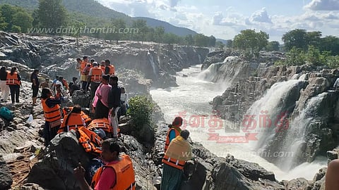 ஒகேனக்கல்லுக்கு நீர்வரத்து 7 ஆயிரம் கனஅடியாக அதிகரிப்புமேட்டூர் அணைக்கு 2,862 கனஅடி தண்ணீர் வருகிறது