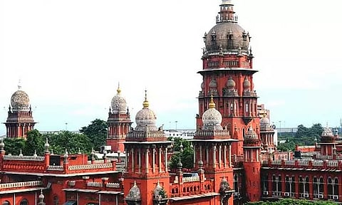 என்.எல்.சி. கையகப்படுத்திய நிலங்களில் அறுவடையை முடித்து நிலங்களை ஒப்படைக்க வேண்டும் - விவசாயிகளுக்கு சென்னை ஐகோர்ட்டு உத்தரவு