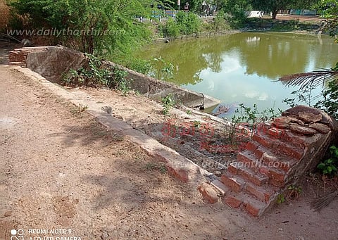 சேதமடைந்த படித்துறை சீரமைக்கப்படுமா?