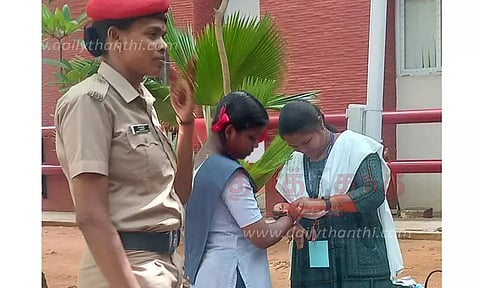 கருப்பு நிறத்துக்கு தடை