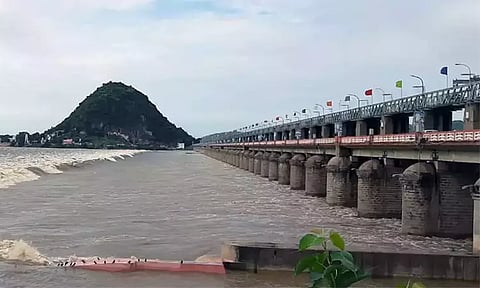 கிருஷ்ணா நதியில் தண்ணீர் திறந்துவிட கோரி ஆந்திர நீர்வளத்துறைக்கு தமிழக அரசு கடிதம்