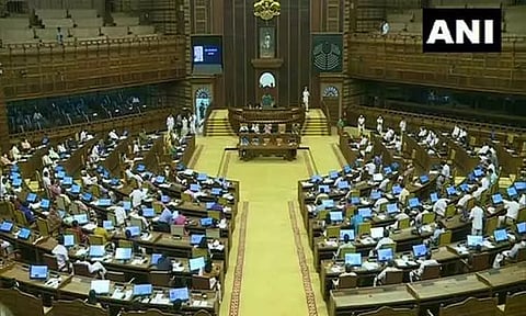 பொது சிவில் சட்டத்திற்கு எதிராக கேரள சட்டசபையில் தீர்மானம் நிறைவேற்றம்