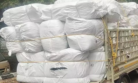 தூத்துக்குடியில் இருந்து இலங்கைக்கு கடத்த முயன்ற ரூ.10 லட்சம் மதிப்பிலான பீடி இலைகள் பறிமுதல் - 6 பேர் கைது