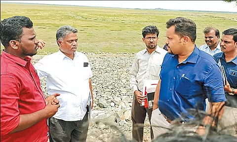 மதுராந்தகம் ஏரி தூர்வாரும் பணி; கலெக்டர் ஆய்வு