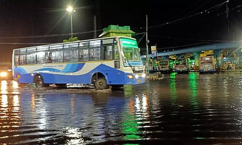 திருச்சியில் கொட்டித்தீர்த்த மழை